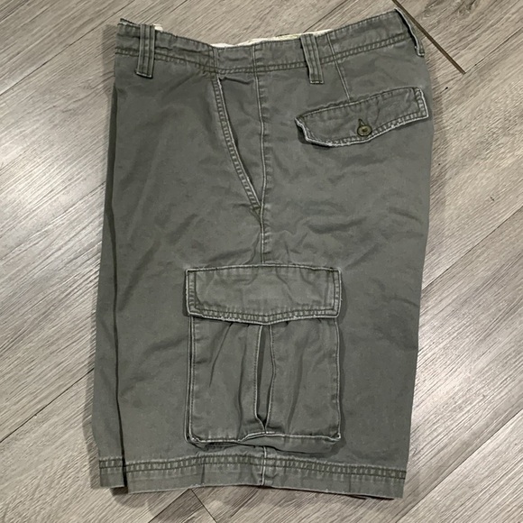 QuickSilver Gray 100% Cotton Cargo Shorts size 30 - Picture 2 of 8